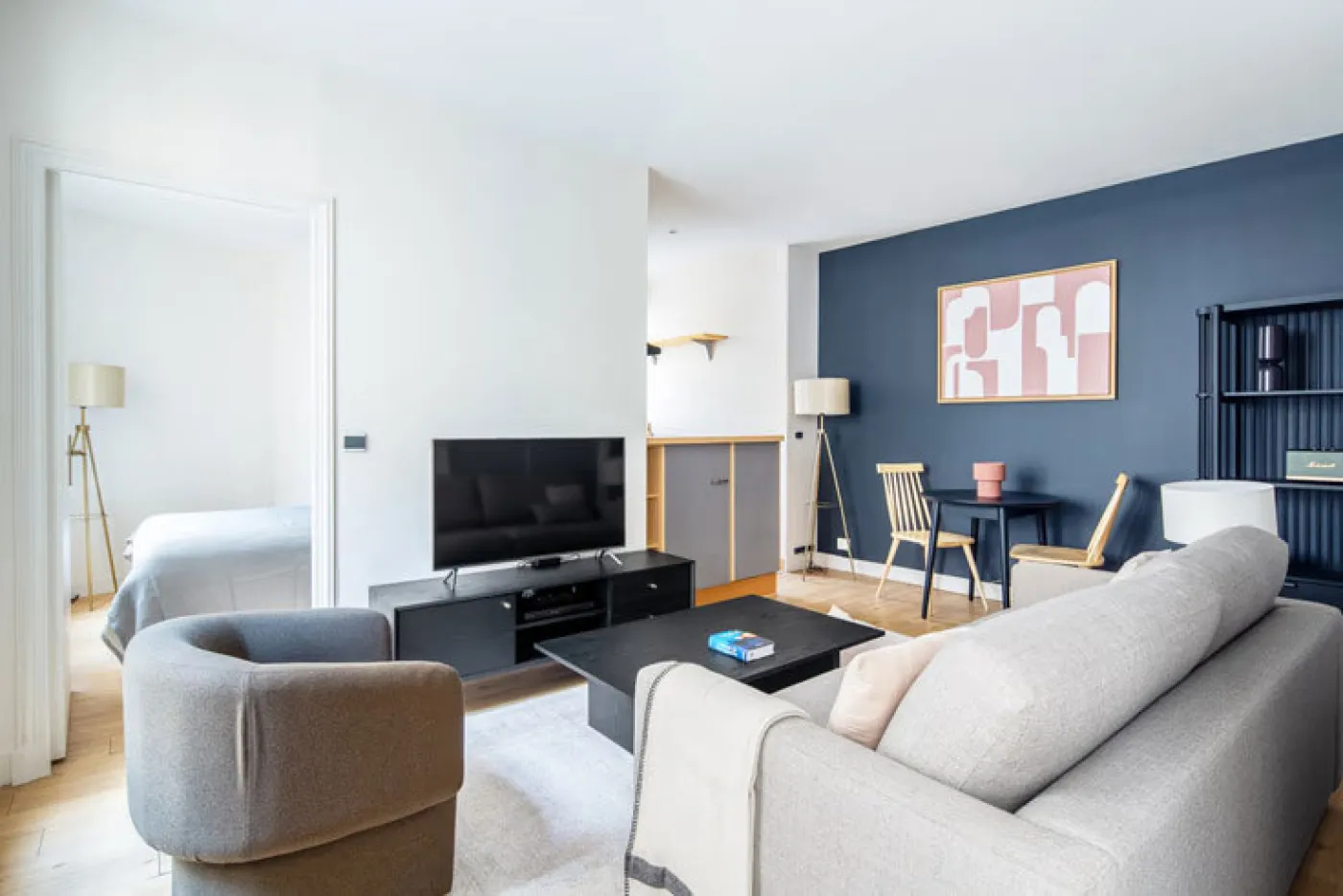 Upscale Paris Apartment