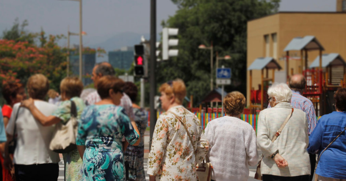 Modern Lifestyle Trends for Confident Older Women 12 Image