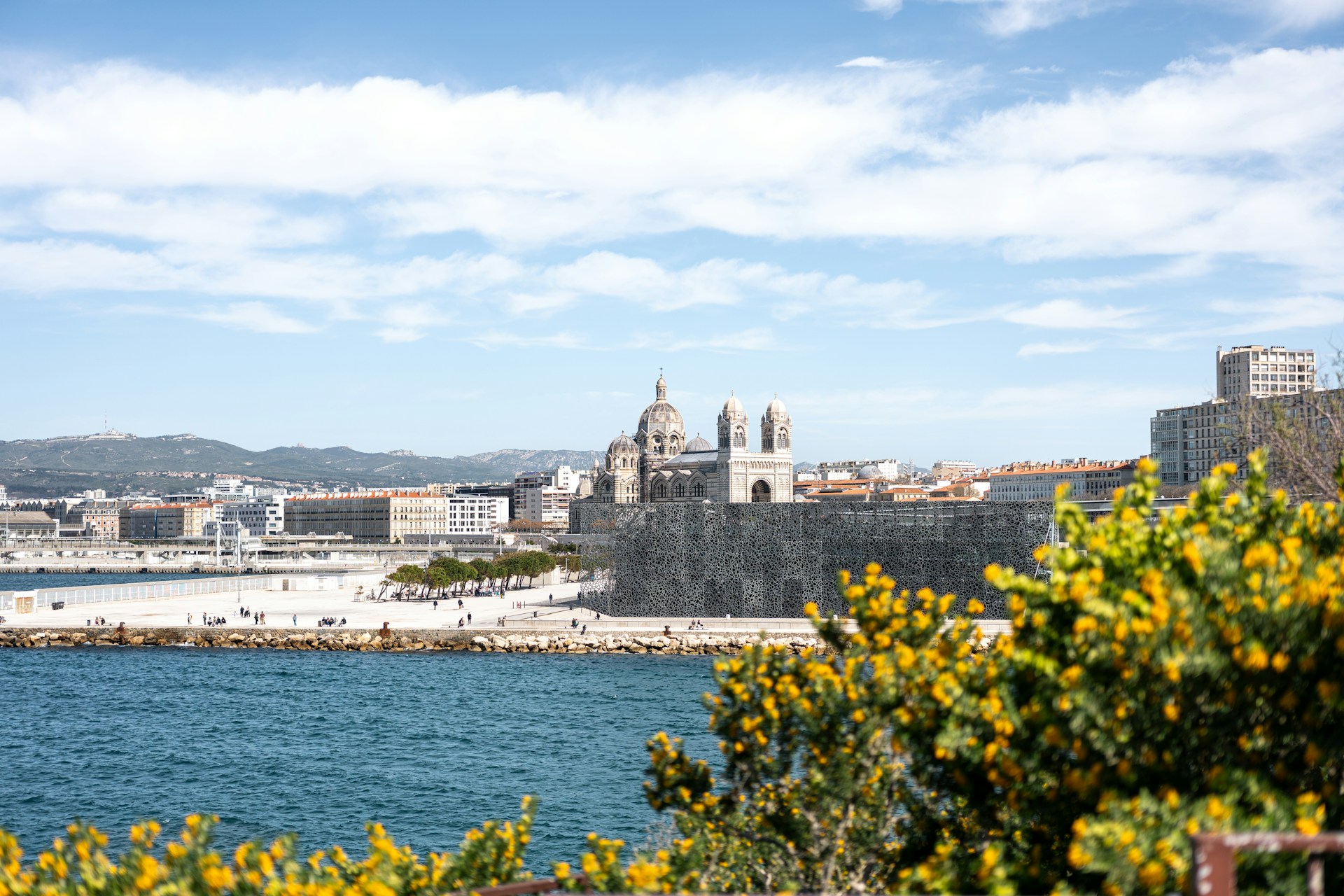 Experience Marseille: An Ideal Weekend Trip from Paris for Senior Travelers