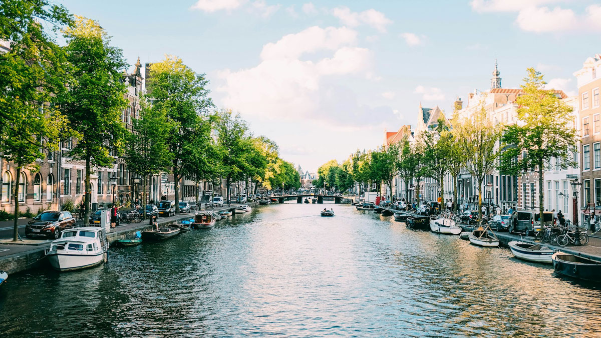 Amsterdam Senior Guide: Embrace the Dutch Experience