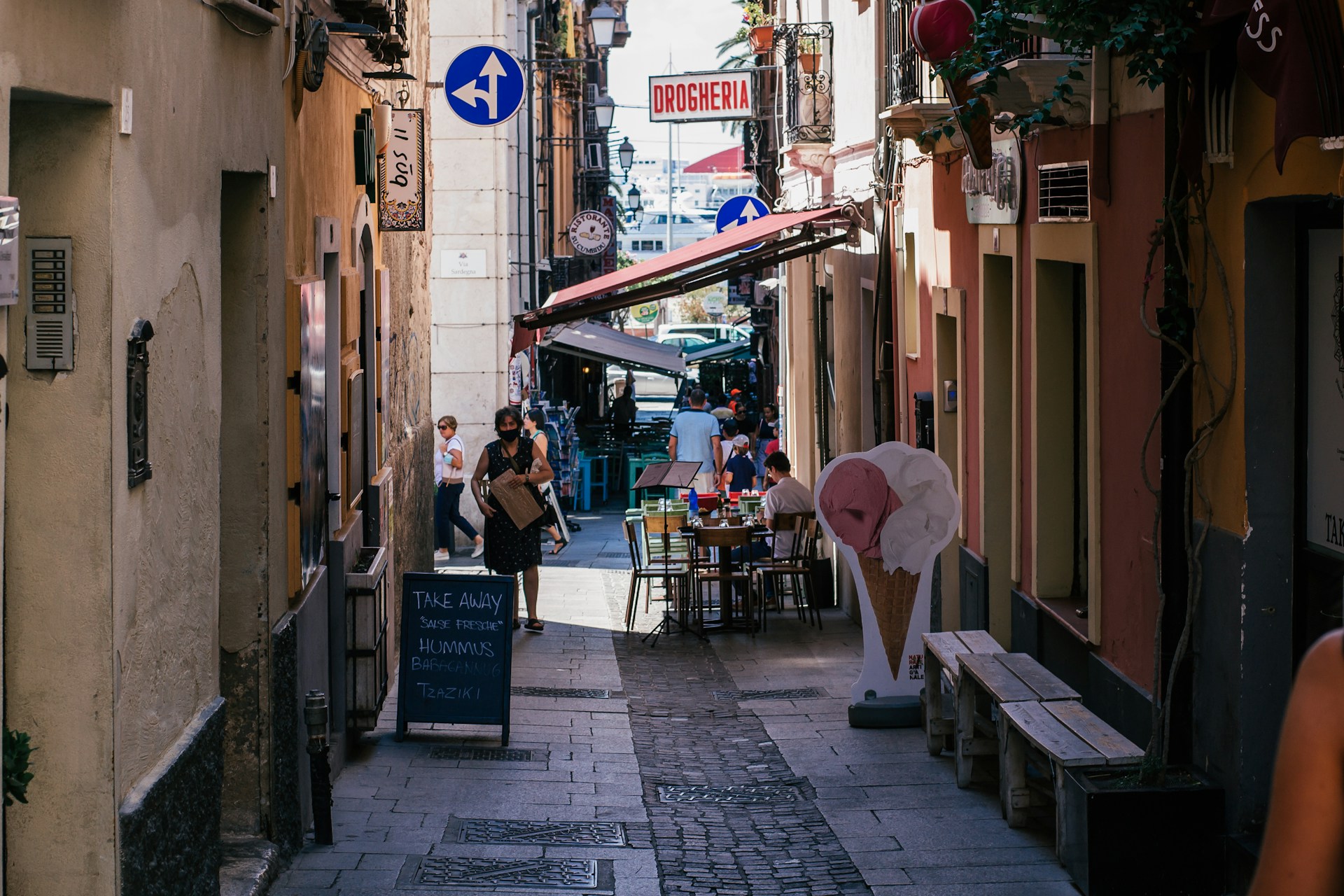 Senior Walking Tour of Cagliari: Discovering Sardinia’s Capital